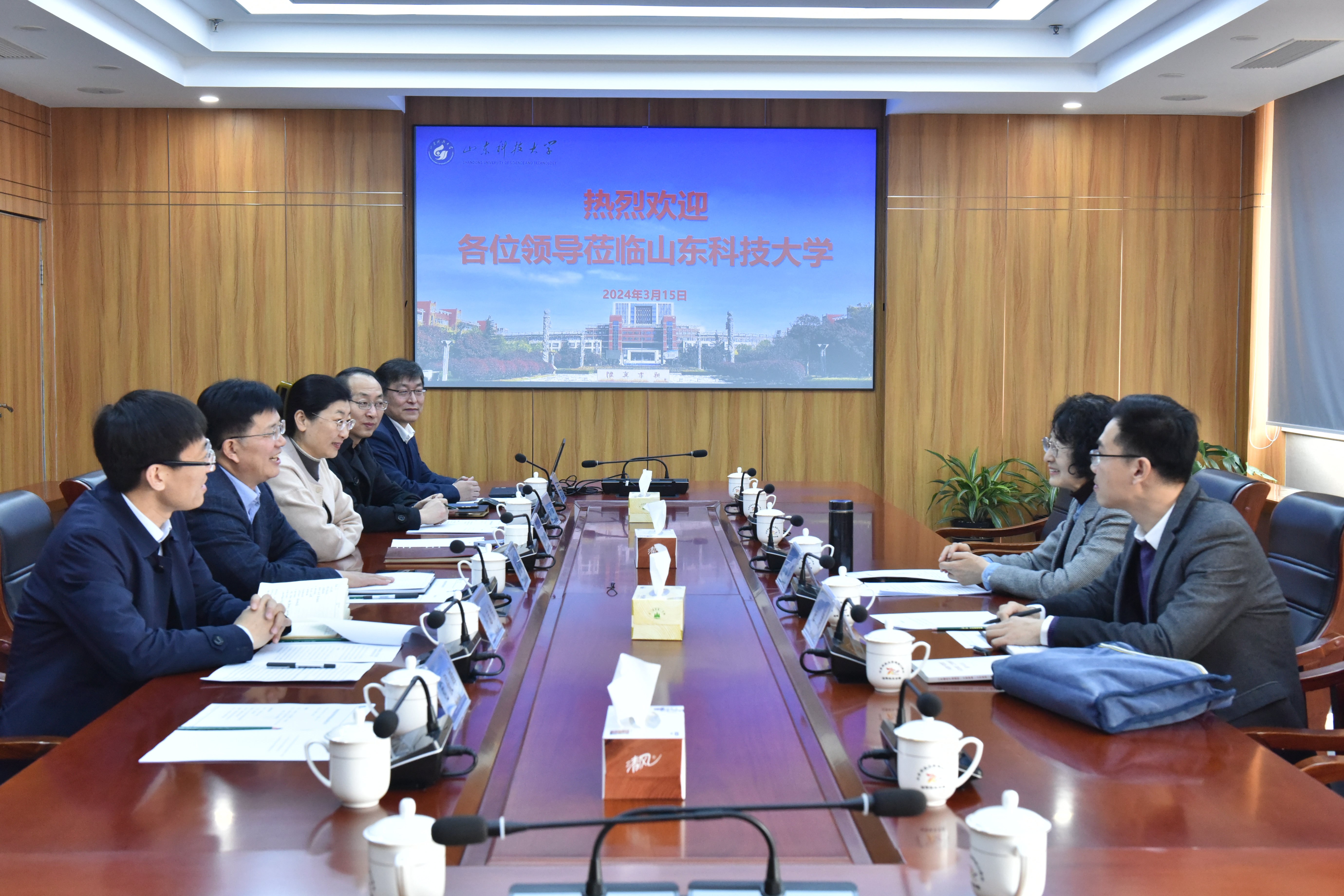 省委党校（山东行政学院）调研组来校调研指导